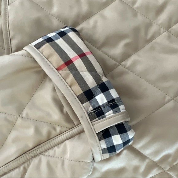 2021 Burberry Jacket - Like New - Picture 4 of 6